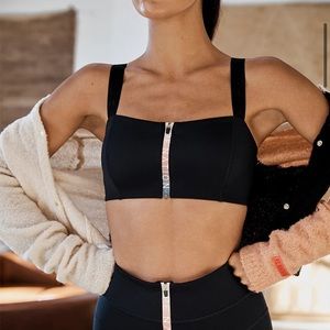 Host pick 🎉 P.E Nation Diver 2.0 sports bra